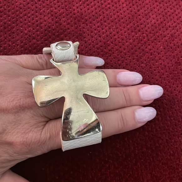 Bracelet cross - Picture 3 of 6